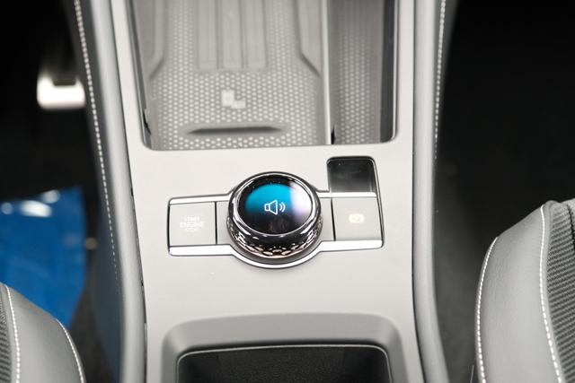 VW T-Roc eTSI R-Line 