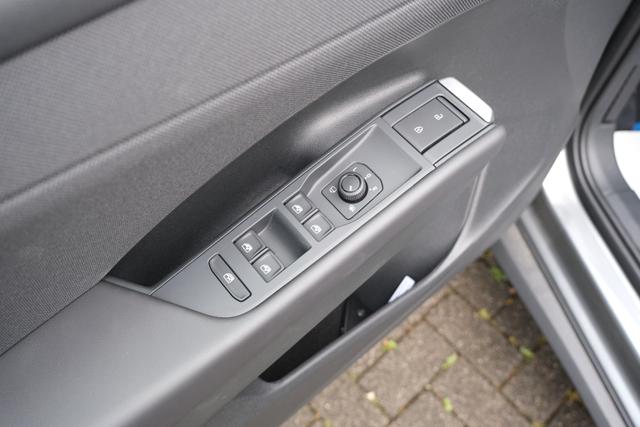 VW T-Roc Life Wolf Grey 