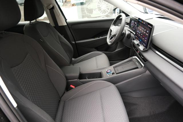 VW T-Roc Life Grenadillschwarz 