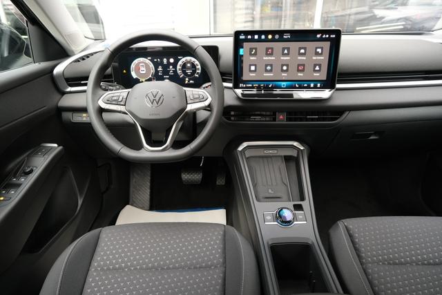 VW T-Roc Life Grenadillschwarz 
