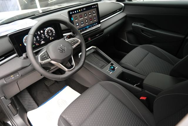 VW T-Roc Life Grenadillschwarz 