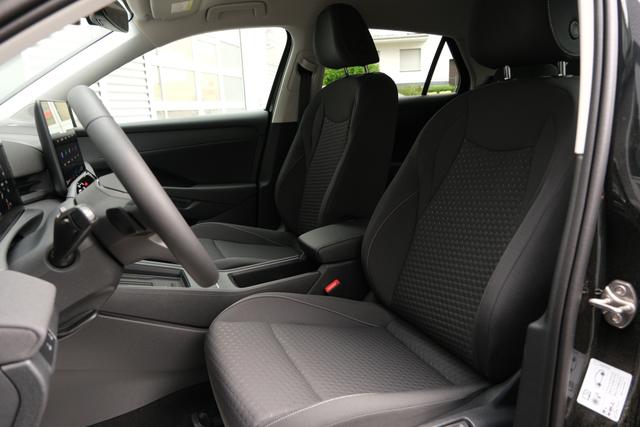 VW T-Roc Life Grenadillschwarz 