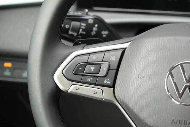 VW T-Roc Life Wolf Grey 