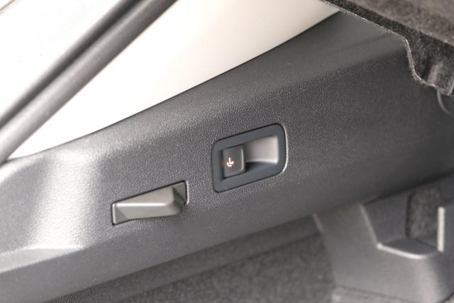 Volkswagen T-Roc 1.5 eTSI Life DSG AHK ACC LED App-Navi Totwinkelassistent 