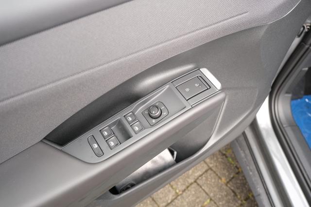 Volkswagen T-Roc 1.5 eTSI Life DSG AHK ACC LED App-Navi Totwinkelassistent 