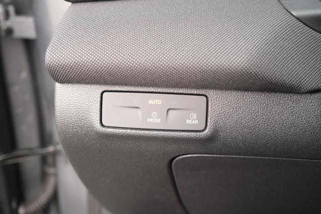 Volkswagen T-Roc 1.5 eTSI Life DSG AHK ACC LED App-Navi Totwinkelassistent 