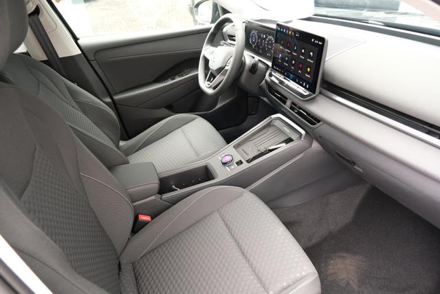 VW T-Roc Life Grenadillschwarz 