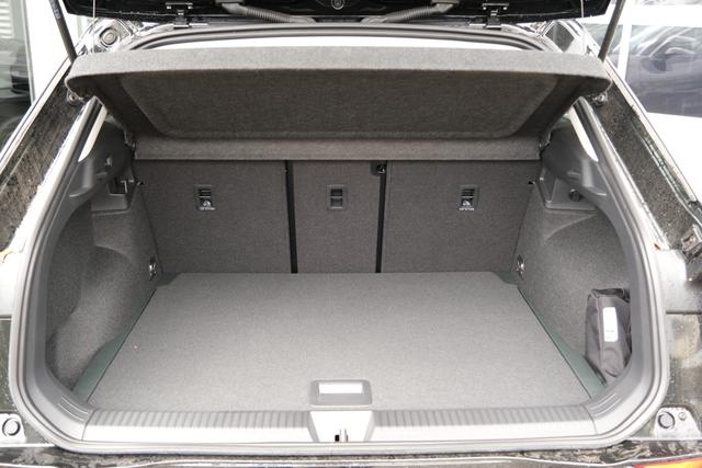 VW T-Roc Life Grenadillschwarz 