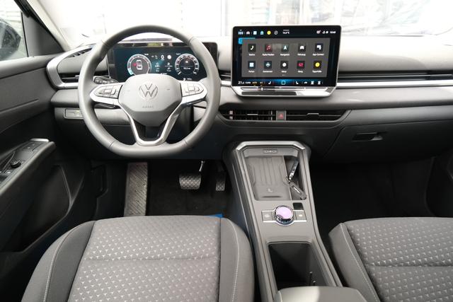 VW T-Roc Life Grenadillschwarz 