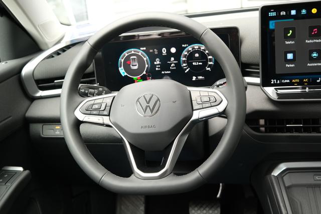 VW T-Roc Life Grenadillschwarz 