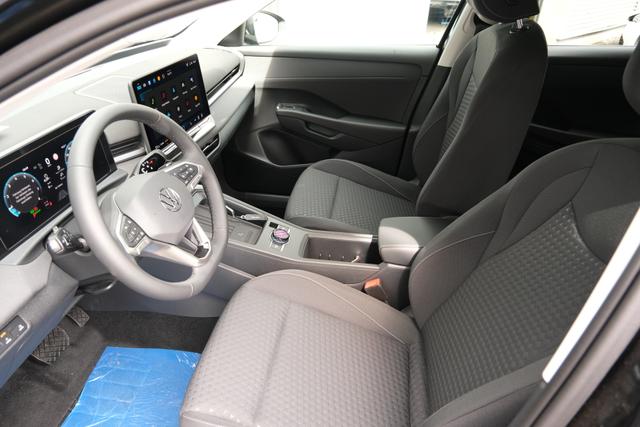 VW T-Roc Life Grenadillschwarz 