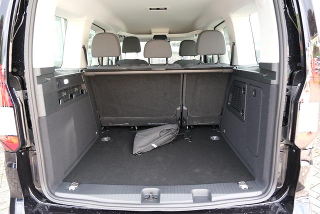 VW Caddy eHybrid Deep Black 