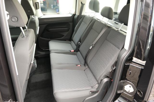 VW Caddy eHybrid Deep Black 