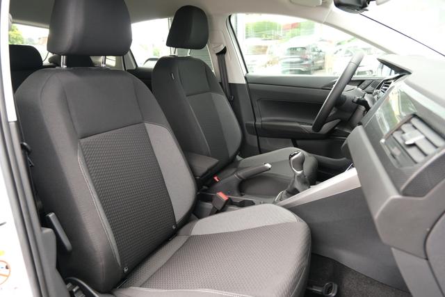 VW Polo Life Candy Wei&szlig;