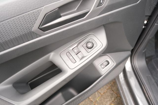 Caddy eHybrid Indium Grau 