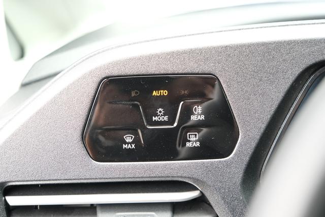 VW Caddy Dark Label eHybrid 