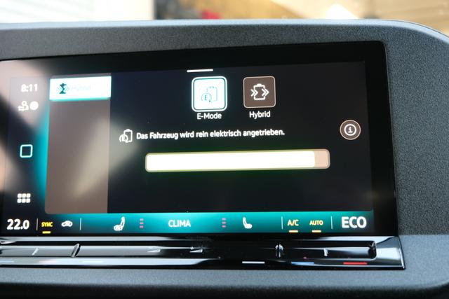VW Caddy eHybrid Pure White 