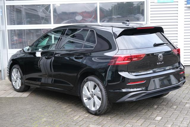 VW Golf eTSI Schwarz 