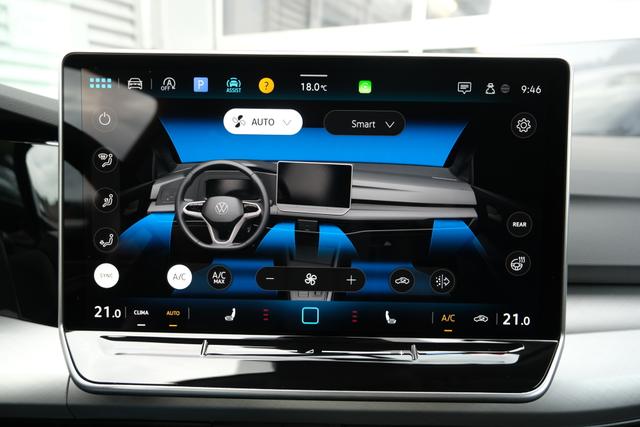 VW Golf eTSI Schwarz 