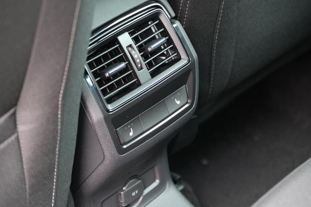 Skoda Karoq Sportline Stahl Grau 