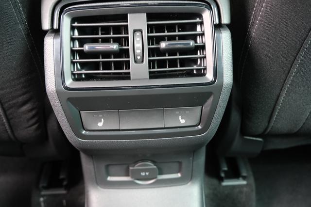 Skoda Karoq Sportline Schwarz 