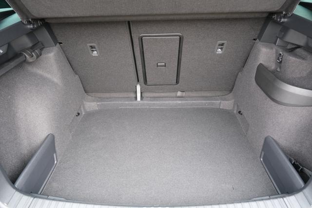 Skoda Karoq Sportline Schwarz 