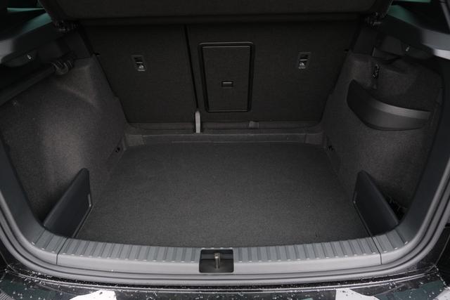 Skoda Karoq Sportline Schwarz 