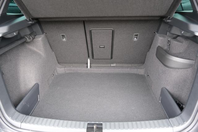 Skoda Karoq Sportline Graphite Grau 