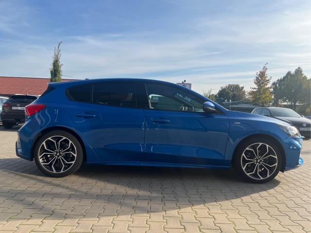 Ford / Focus / Blau / / / Focus 1.5 EcoBoost ST-Line LED+SHZ+Navi