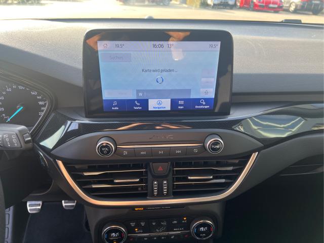 Ford / Focus / Blau / / / Focus 1.5 EcoBoost ST-Line LED+SHZ+Navi
