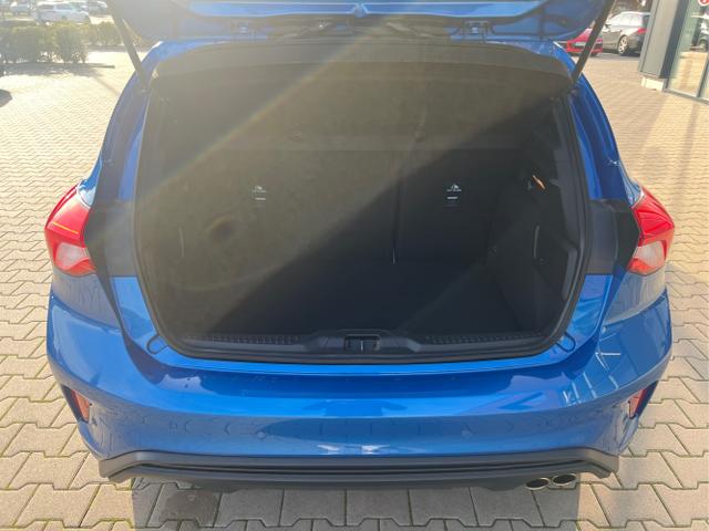 Ford / Focus / Blau / / / Focus 1.5 EcoBoost ST-Line LED+SHZ+Navi