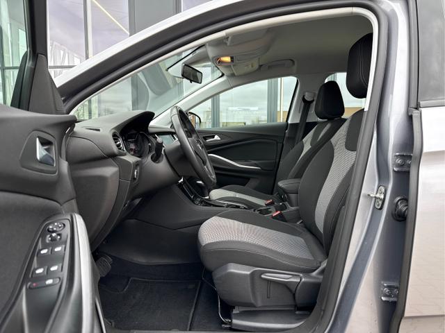 Opel / Grandland / Grau / / / Grandland X 1.2 Turbo Aut. Edition LED+Navi+PDC