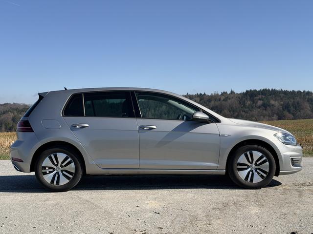 Volkswagen e-Golf 36kWh Active Info Fahrassistenz+ RFK W&auml;rmepumpe 