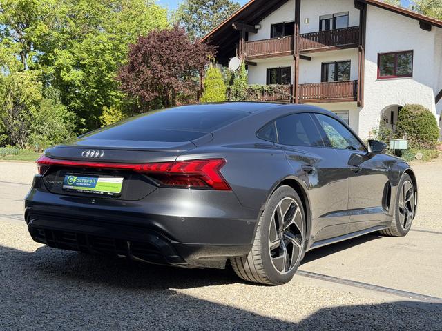 Audi e-tron GT Sportsitze Plus Assistenzpaket Adaptive Air Suspension 