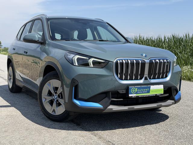 BMW iX1 - xDrive30 64,7kWh AHK Premium+Innovationspaket DAP