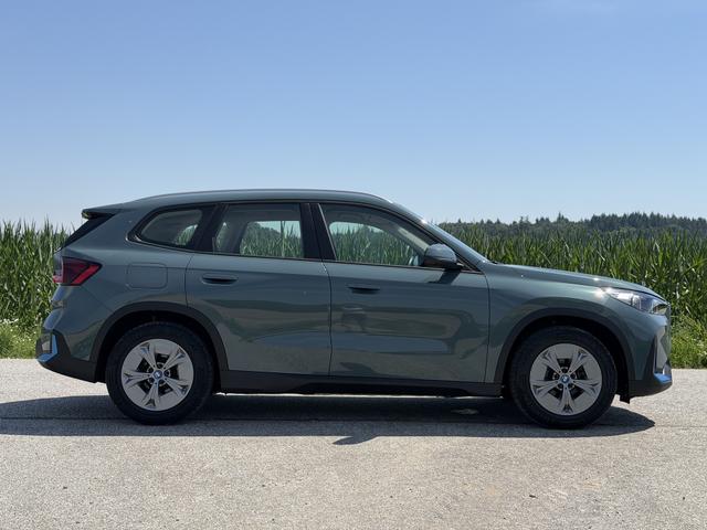 BMW iX1 xDrive30 64,7kWh AHK Premium+Innovationspaket DAP 