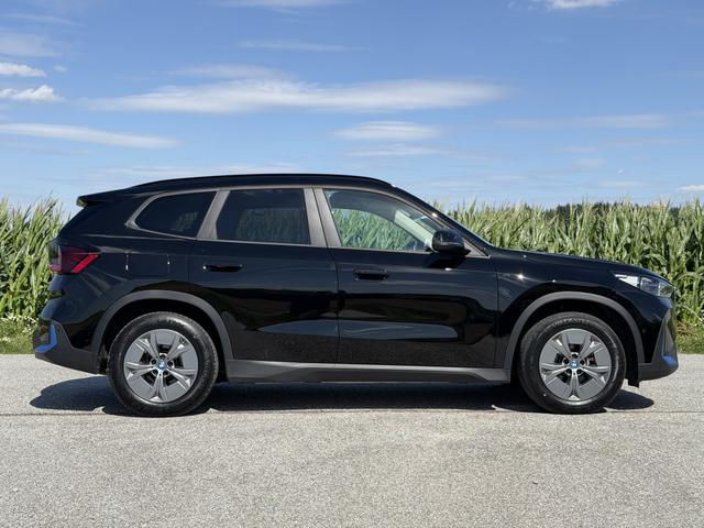 BMW iX1 xDrive30 64,7kWh Premiumpak. Dr.Ass.Plus Sportsitze 