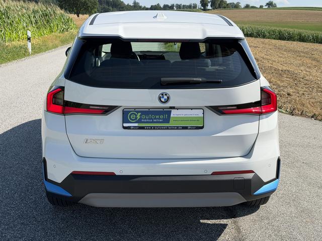 BMW iX1 xDrive30 65kWh HeadUp 360&deg;-Kamera 