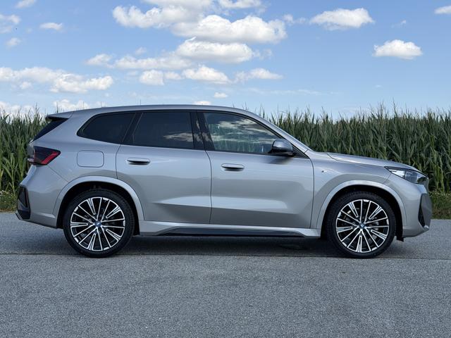 BMW iX1 xDrive30 MSport 64,7kWh Innovations+Travel DA Prof 