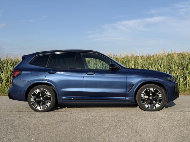 BMW iX3 Impressive 74kWh HuD 360-Kamera adapt. LED 
