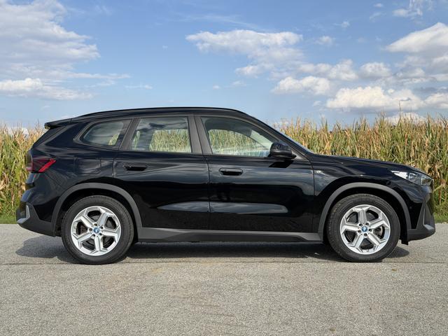 BMW iX1 xDrive30 64,7kWh AHK adapt. LED Komfortzugang RFK 