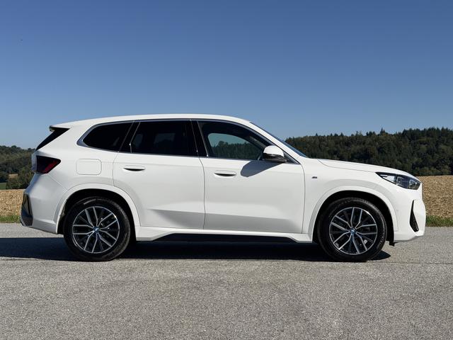 BMW iX1 xDrive30 M Sport 65kWh HeadUp Aktivsitz Totwinkelwarner 