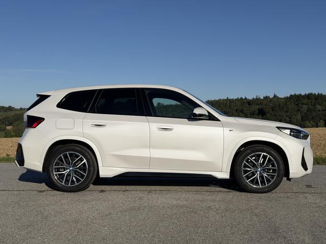 BMW iX1 xDrive30 M Sport 65kWh DA Prof AHK HeadUp 