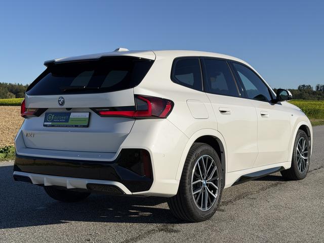 BMW iX1 xDrive30 M Sport 65kWh DA Prof AHK HeadUp 