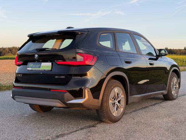 BMW iX1 xDrive30 adapt. LED Komfortzugang RFK 