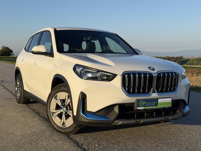 BMW iX1 - xDrive30 65kWh HeadUp 360&deg;-Kamera