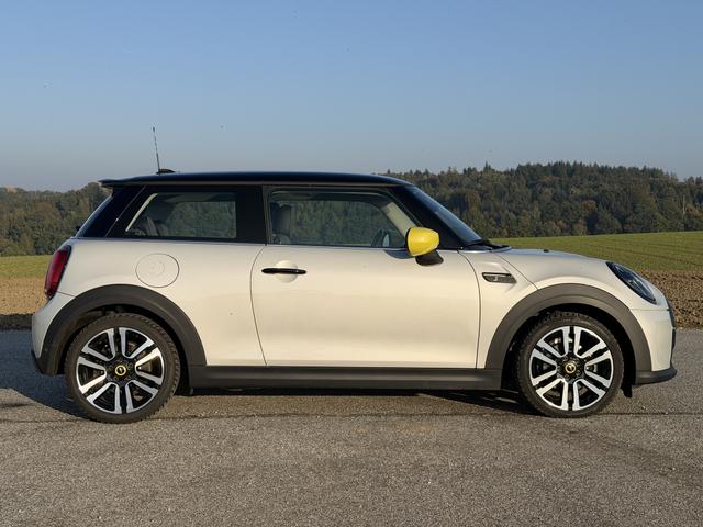 MINI Cooper Classic Trim SE 32,6kWh Komfortp. Plus Pano h/k 