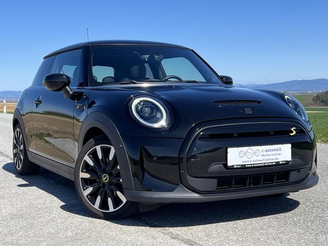 MINI Cooper - SE Classic Trim Pano HeadUp RFK Pianoblack Ext.
