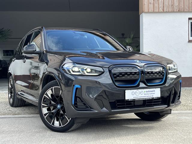 BMW iX3 - Impressive Laser AHK Lenkradheizung Edelholz