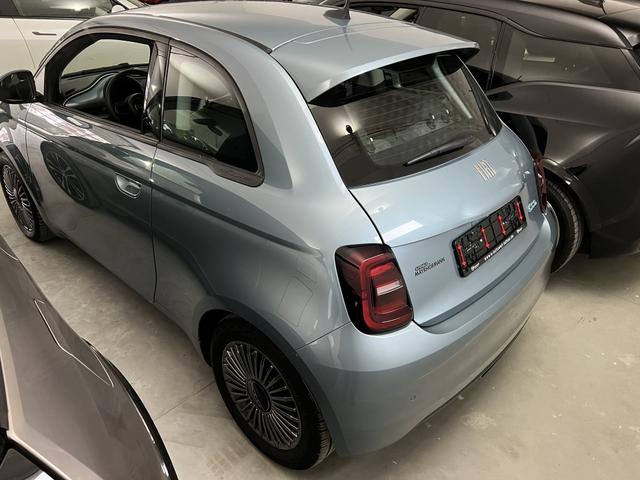 Fiat 500e Icon 42kWh Sitzheizung DAB CCS 